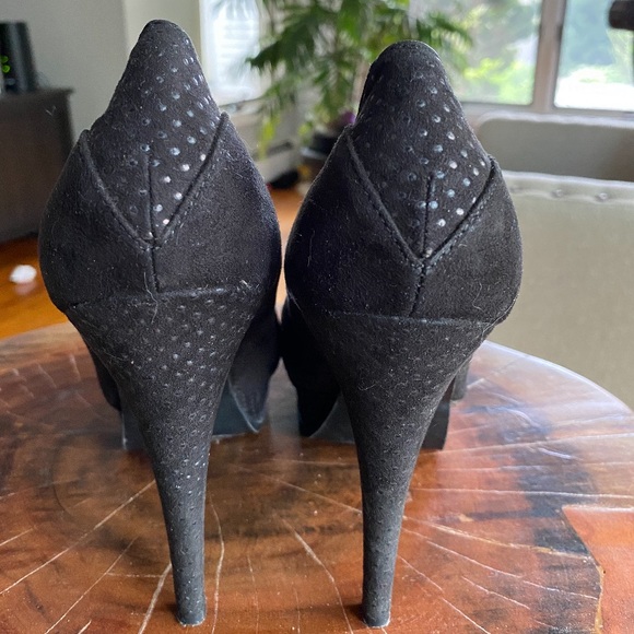 Guess Platform Shoes - Picture 3 of 3